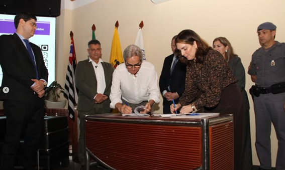 Assinatura do termo de cooperação técnica